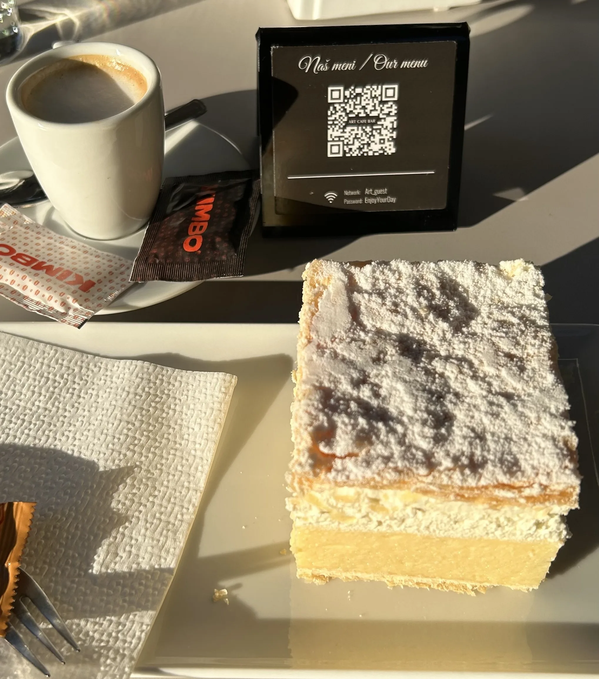 Kremšnita, torta de crema, gastronomía típica Bled Eslovenia