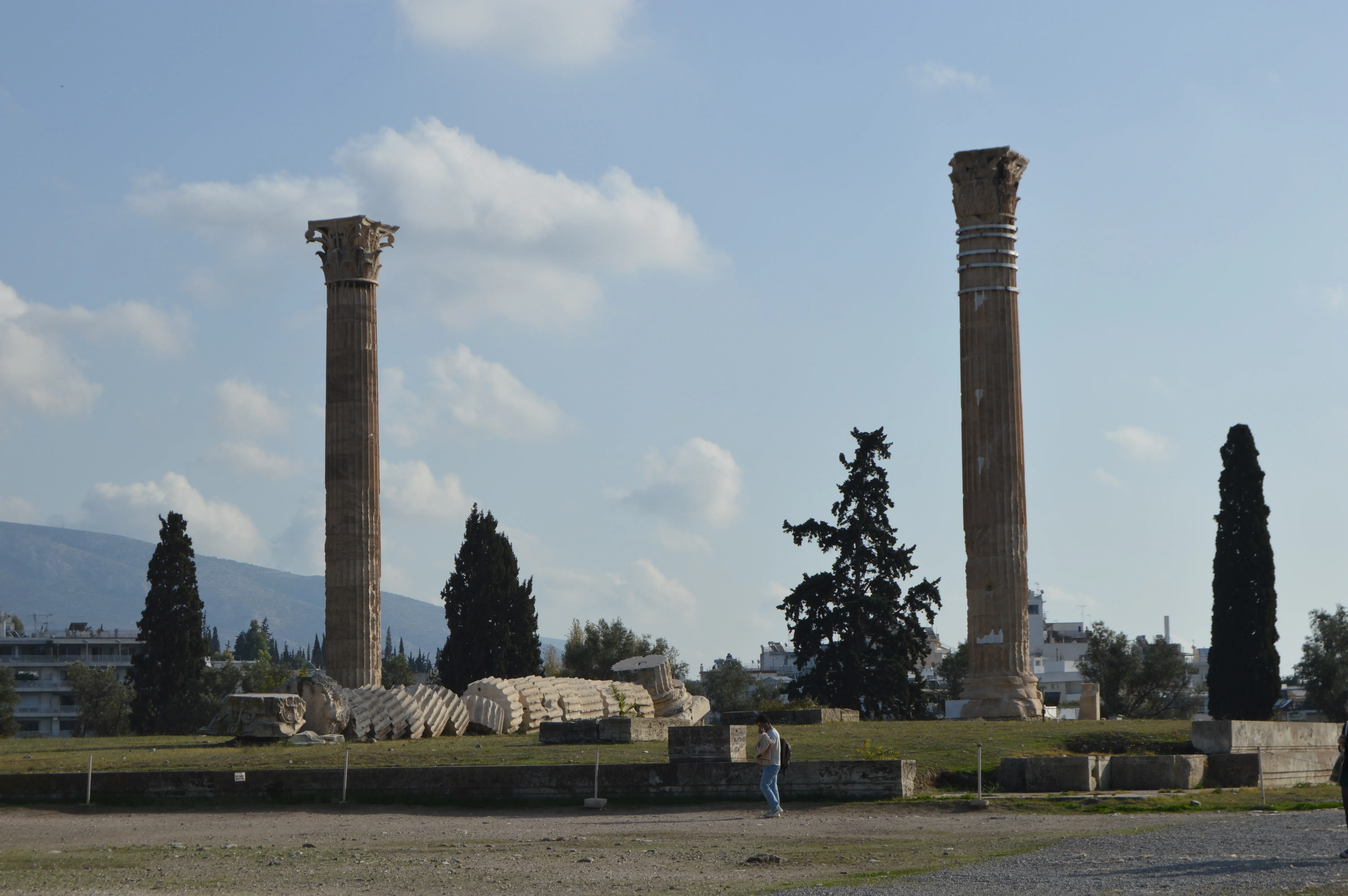 Ruinas griegas antiguas en Atenas